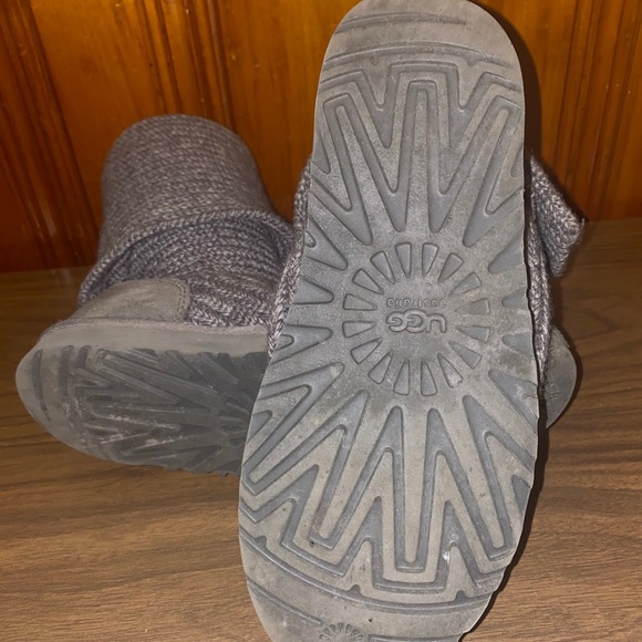 ugg women’s classic gray cardy knit button boot - Picture 5 of 6